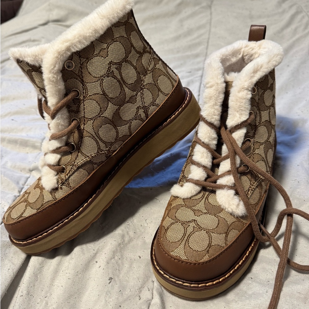 Coach boots! Us7. Perfect condition - Picture 7 of 7